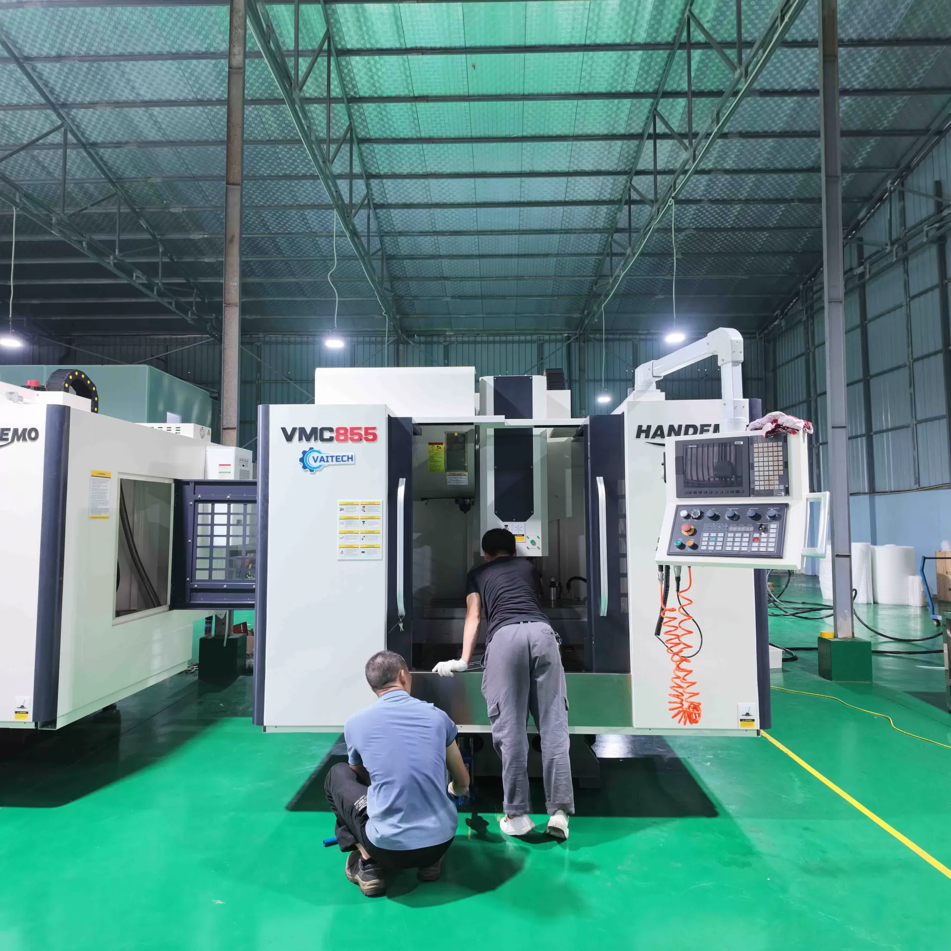 CNC Vaitech lắp đặt, bảo h&agrave;nh m&aacute;y CNC cho kh&aacute;ch h&agrave;ng