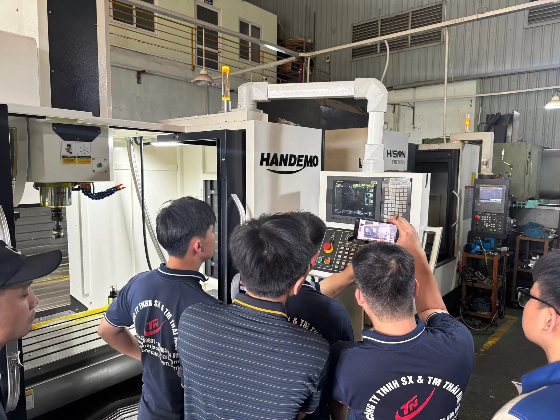 Vận hành máy tiện CNC