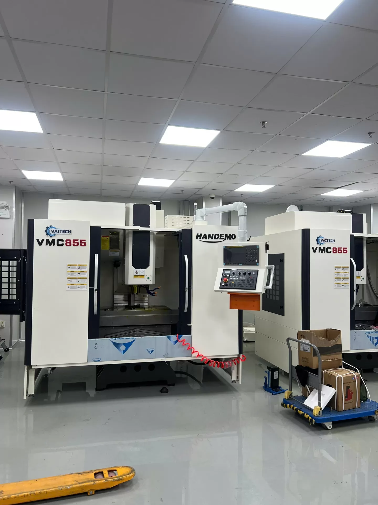 M&aacute;y phay CNC hiện đại VMC855